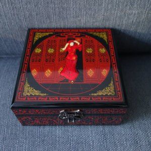 Geisha Jewelry Box with Lock *Like New Conditiion*